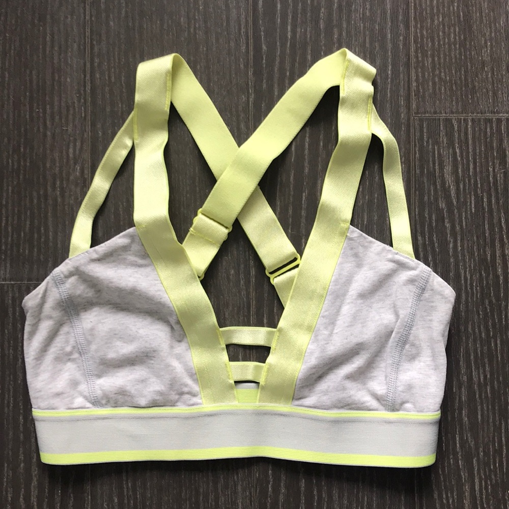 Lululemon size 4 bra